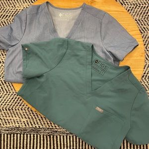 Figs scrub top in hydrogreen and heathered indigo.